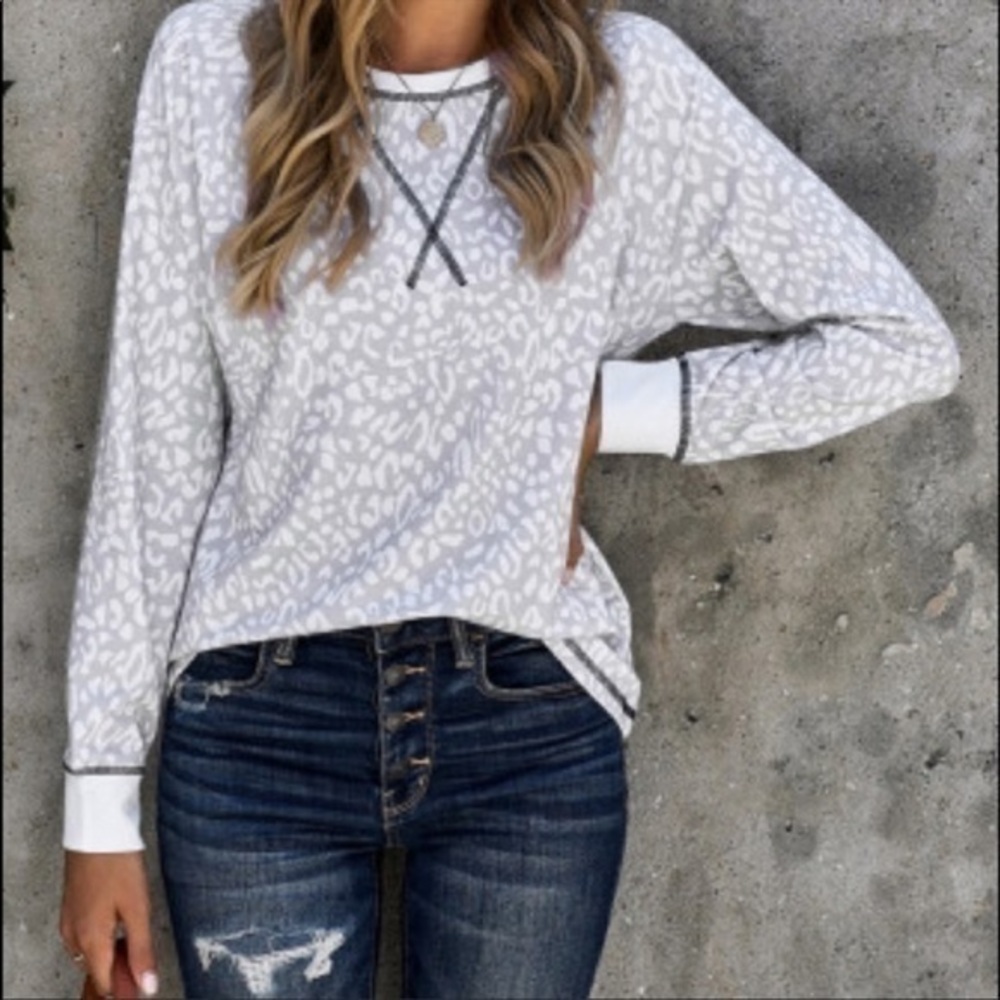 Leopard Pullover Gray